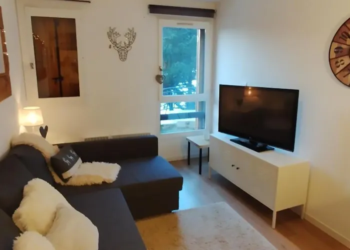 Studio Cosy Isard P2000